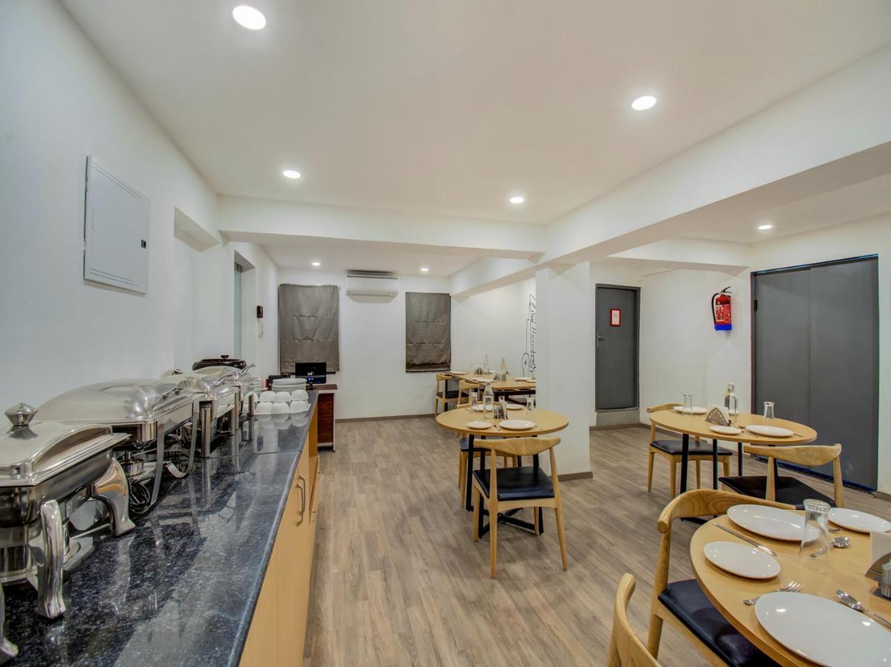 Oyo Townhouse 66 Nagpur Station Ca Road Exterior photo